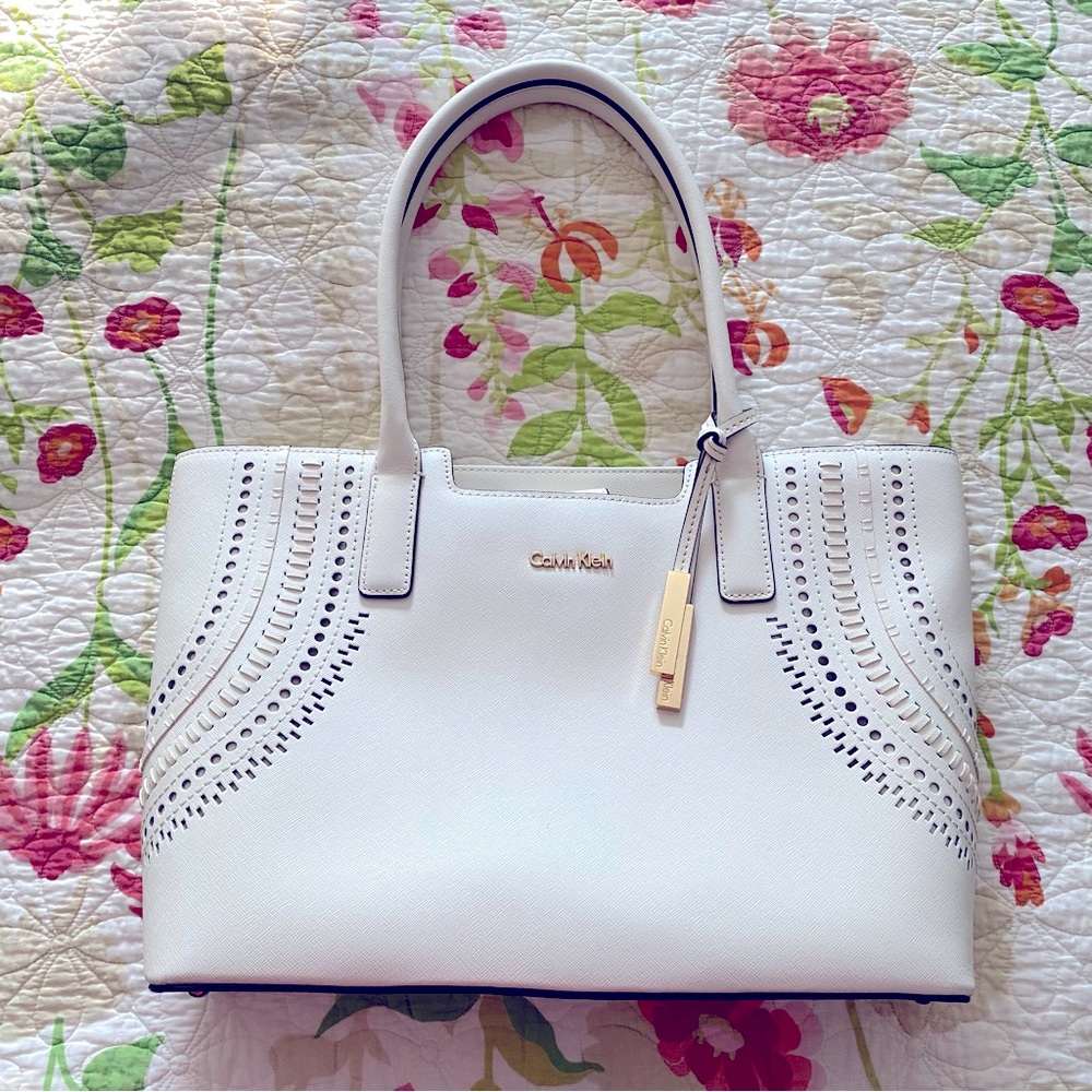 Calvin Klein white bag, like new, used once, with bag protector sleeve